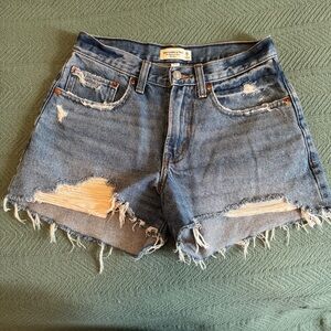 Abercrombie & Fitch Curve Love Boyfriend Midrise Short